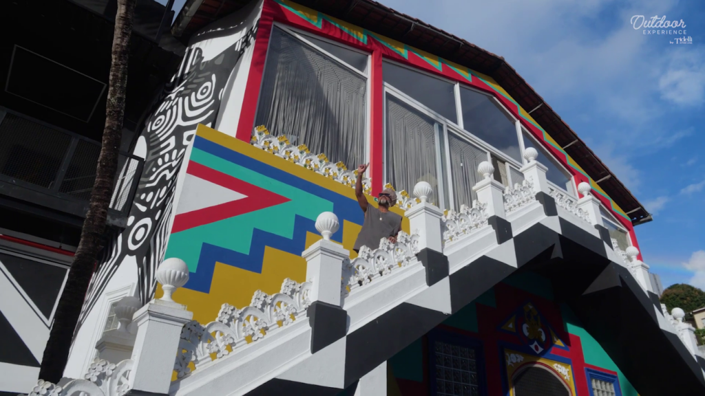 Tidelli e Carlinhos Brown unem design e identidade cultural no Candeal